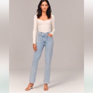 Abercrombie & Fitch | Ultra High Rise 90’s Straight Jean